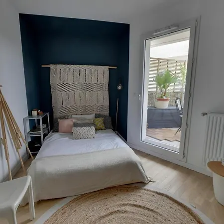 Spacious Flat With Terrasse And Parking Near Metro * バニョレ