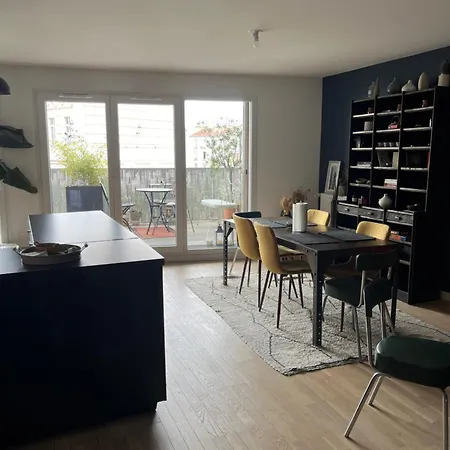 Daire Spacious Flat With Terrasse And Parking Near Metro Bagnolet